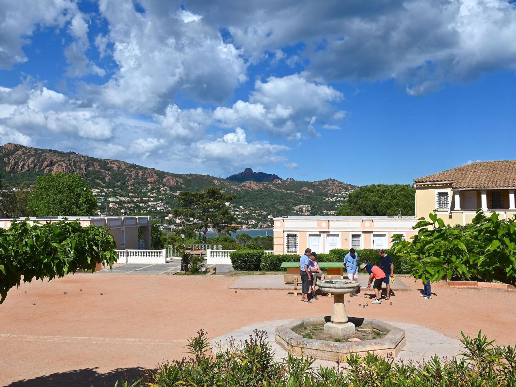 Apartment Village Cap Esterel - Le Village-68 By Interhome Saint-Raphaël Exterior foto