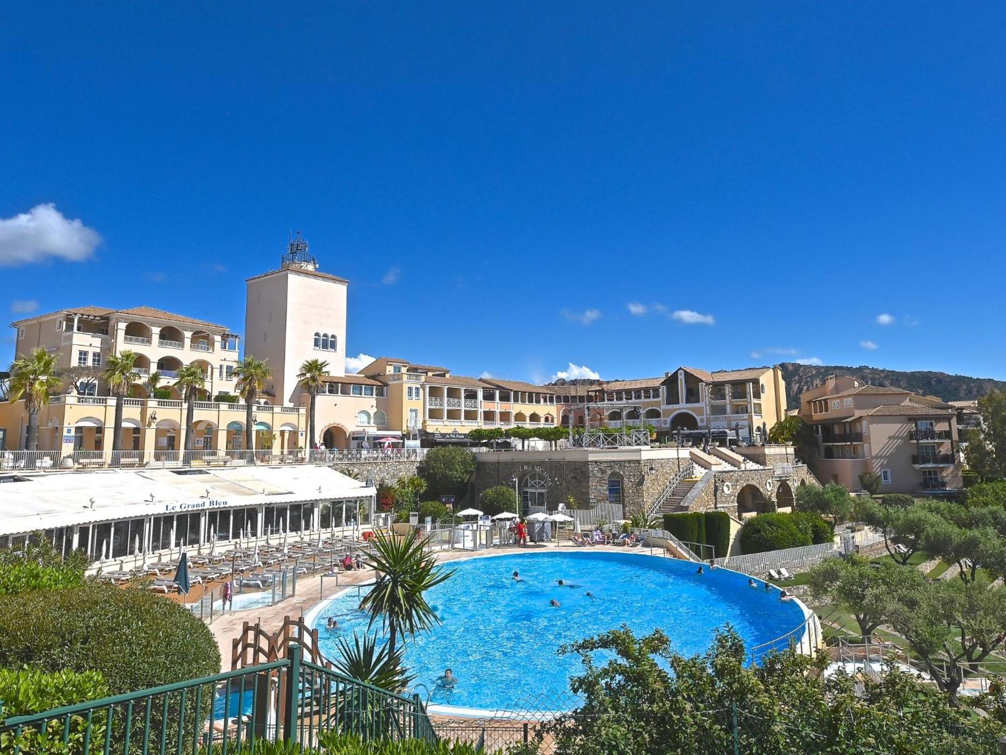 Apartment Village Cap Esterel - Le Village-68 By Interhome Saint-Raphaël Exterior foto